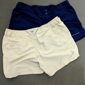 Columbia Size Large Shorts. Khaki and Navy Blue
